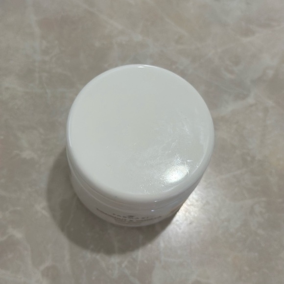 Farmasi Coconut & Vanilla Body Scrub in Cream Packaging - Picture 3 of 7